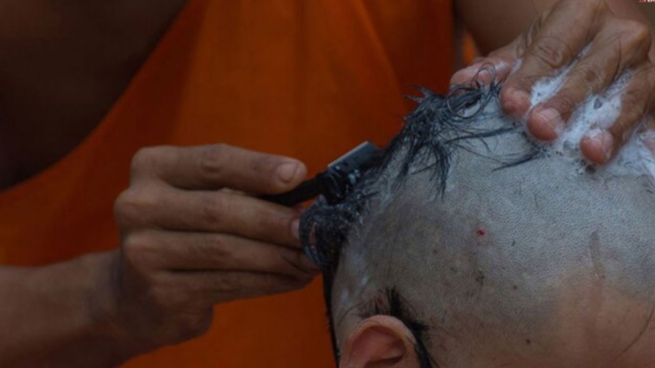 (Disclaimer - આ લેખમાં સમાવિષ્ટ કોઈપણ માહિતી/સામગ્રી/ગણતરીની ચોકસાઈ અથવા વિશ્વસનીયતાની ખાતરી આપવામાં આવતી નથી. આ માહિતી વિવિધ માધ્યમો/જ્યોતિષીઓ/ઉપદેશો/માન્યતાઓ/ધાર્મિક ગ્રંથોમાંથી એકત્રિત કરીને તમારા સુધી પહોંચાડવામાં આવી છે. અમારો ઉદ્દેશ્ય ફક્ત માહિતી પહોંચાડવાનો છે. વાંચકોએ તેને ફક્ત માહિતી તરીકે જ માનવી જોઈએ. આ ઉપરાંત તેના કોઈપણ ઉપયોગ માટે વાંચકો પોતે જવાબદાર રહેશે.)(All Image Symbolic)
