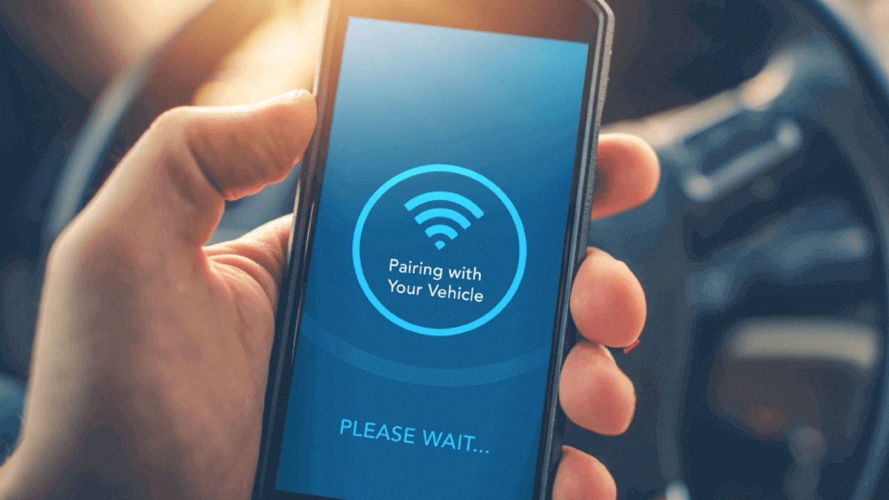 પેરિંગ મોડ ON કરો - હેડફોન અને સ્પીકર્સ જેવી એસેસરીઝ ઘણીવાર ઝબકતી લાઈટ સાથે પેરિંગ મોડમાં જાય છે. જો નહીં થઈ રહ્યું તો How to put"[ઉપકરણનું નામ] into pairing mode” સર્ચ કરો 