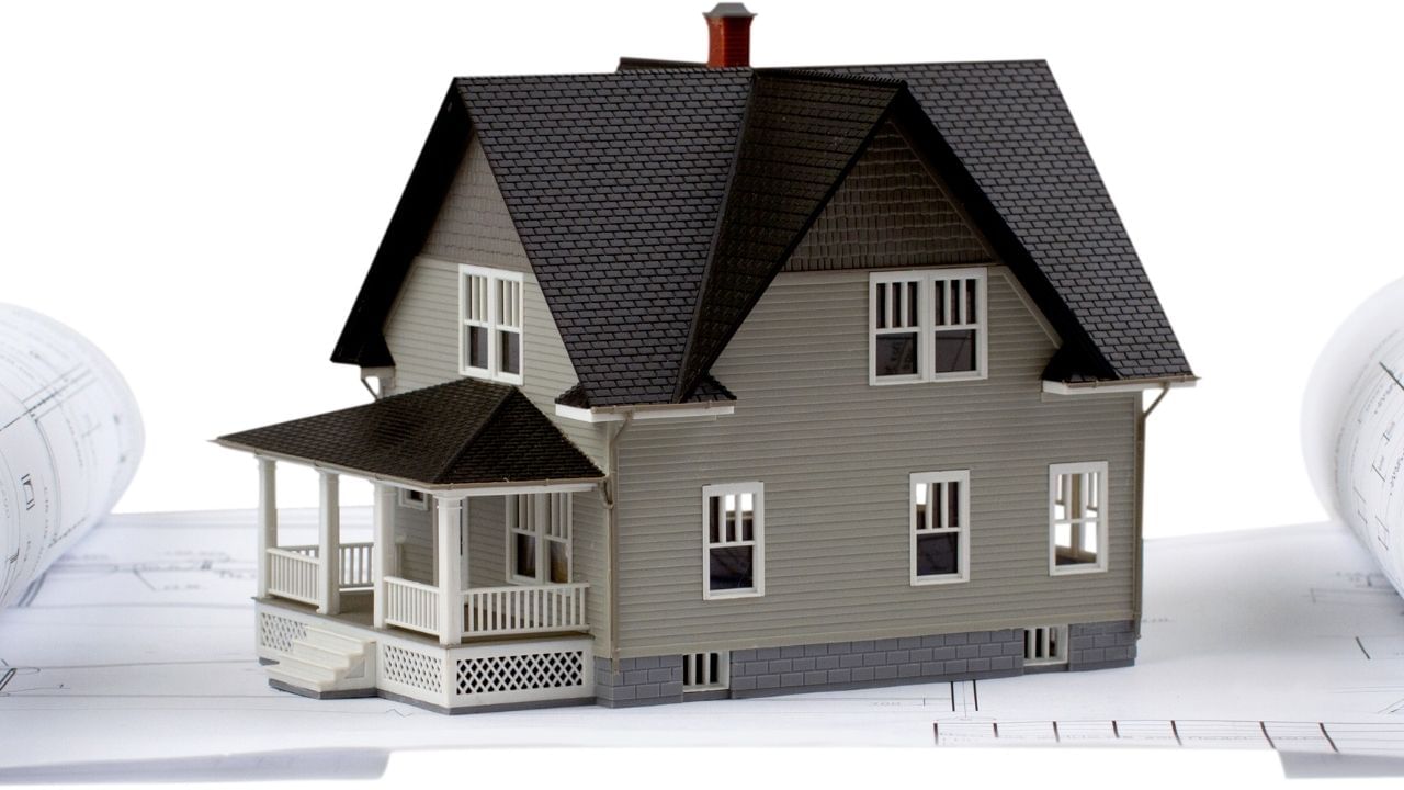 ઘરમાં કોઈ તીક્ષ્ણ કે અસામાન્ય આકાર અને ખૂણા ન હોવા જોઈએ કારણ કે તે નકારાત્મક ઉર્જા ઉત્પન્ન કરી શકે છે.