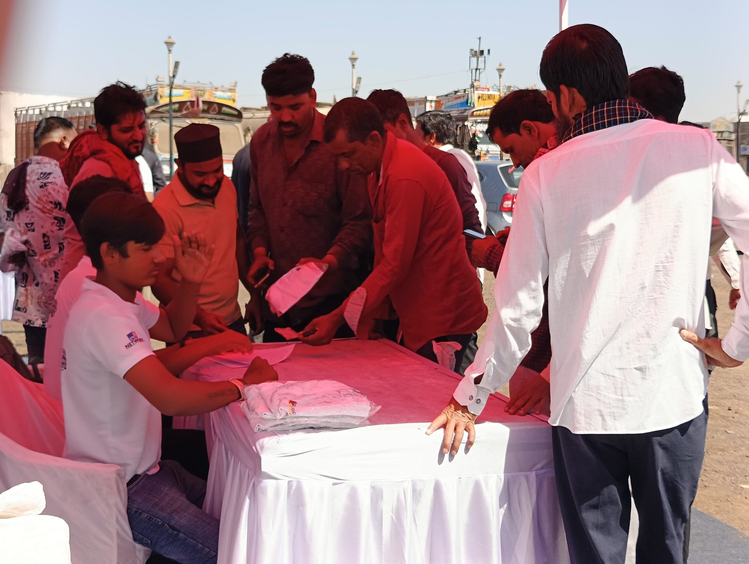 આ કાર્યક્રમ આવતીકાલે, 26 એપ્રિલે પણ ચાલુ રહેશે. ડ્રાઇવર ભાઈઓને આ અભિયાનમાં જોડાવા અને ભાગ બનવા અપીલ કરવામાં આવે છે. કારણ કે તમે અમારા ખરા હાઇવે હીરો છો!