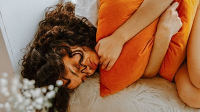 અનિચ્છનીય પ્રેગ્નેન્સીથી બચવા માટે મહિલાઓની પાસે ગર્ભ નિરોધક ગોળીઓથી લઈ આજકાલ અનેક પ્રકારના ઓપ્શન્સનનો છે. પરંતુ ગામડા અને નાના શહેરોમાં આજે પણ મહિલાઓ કોપર-ટીને બેસ્ટ માને છે. કોપર-ટી લગાવવી આર્થિક તેમજ ખૂબ સલામત માનવામાં આવે છે. એકવાર તે લગાવ્યા પછી, સ્ત્રીઓને ત્રણ કે પાંચ વર્ષ સુધી  પ્રેગ્નેન્ટ થવાનો ભય રહેતો નથી.