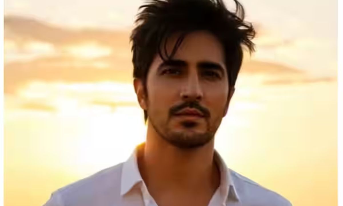 કેટરીના કૈફ: કેટરીના કૈફ નું મેલ વર્ઝન એટલુ સ્માર્ટ લાગી રહ્યુ છે કે લોકોએ એવી કમેન્ટ પણ કરી કે ભાઈ આના પર તો દિલ આવી ગયુ. હલ્કા બ્રાઉન વાળ, ભાવવાહી આંખો અને સ્ટાઈલિશ લુક સૌનું ધ્યાન ખેંચી રહ્યુ છ. 