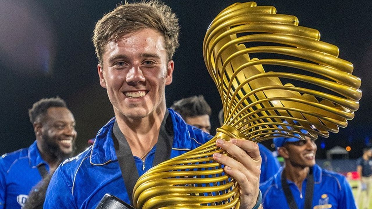 IPLમાં CSK બ્રેવિસની બીજી ટીમ છે. બ્રેવિસનું તાજેતરનું પ્રદર્શન શાનદાર રહ્યું છે, જેના કારણે તે IPL 2025 મેગા ઓક્શનમાં અનસોલ્ડ રહ્યો હોવા છતા આ લીગમાં પ્રવેશવામાં સફળ રહ્યો છે.