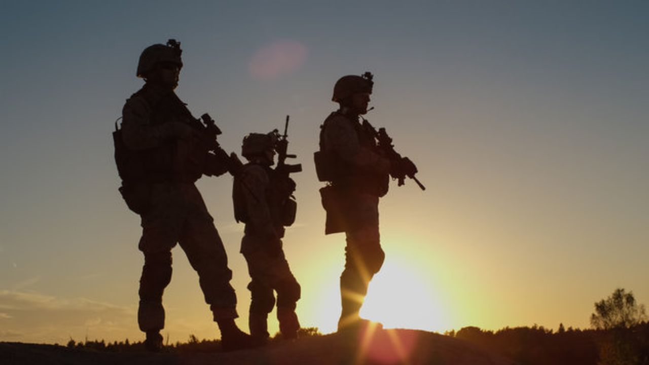 આ ઉપરાંત, T-90 ભીષ્મ ટેન્ક, અર્જુન ટેન્ક, પિનાકા રોકેટ સિસ્ટમ, રશિયા પાસેથી મળેલી એર ડિફેન્સ સિસ્ટમ અને બ્રહ્મોસ મિસાઇલ પાકિસ્તાનનું નામ ભૂંસી નાખવા માટે પૂરતા છે. આ ઉપરાંત અમેરિકા પાસેથી ખરીદેલા બોમ્બર ડ્રોન પણ ભારતને તાકાત આપે છે.