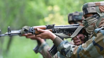 પહલગામમાં થયેલા આતંકવાદી હુમલા બાદ ભારત એક્શન મોડમાં છે. બુધવારે યોજાયેલી સીસીએસ બેઠકમાં ત્રણ મોટા નિર્ણયો લેવામાં આવ્યા હતા. બીજી તરફ પાકિસ્તાનની આ નાપાક હરકત બાદ ભારતના લોકોમાં રોષ જોવા મળી રહ્યો છે. ત્યારે આ હરકત બાદ હુમલાના ડરને કારણે પાકિસ્તાનની વાયુસેના ભયમાં જોવા મળી હતી. ત્યારે જો યુદ્ધ થયું તો નાકારા પાકિસ્તાન જોડે તેટલી પણ સેના નથી કે ભારત સામે ટકી શકે.