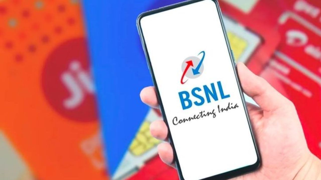 તમારા BSNL સિમને સક્રિય રાખવા માટે, 107 રૂપિયાનો આ પ્રીપેડ પ્લાન તમારા માટે સારો સાબિત થઈ શકે છે. આ કંપનીનો સૌથી સસ્તો પ્રીપેડ પ્લાન પણ છે. તે 35 દિવસની માન્યતા માટે 200 મિનિટ મફત વોઇસ કોલ અને કુલ 3GB ડેટા આપે છે.