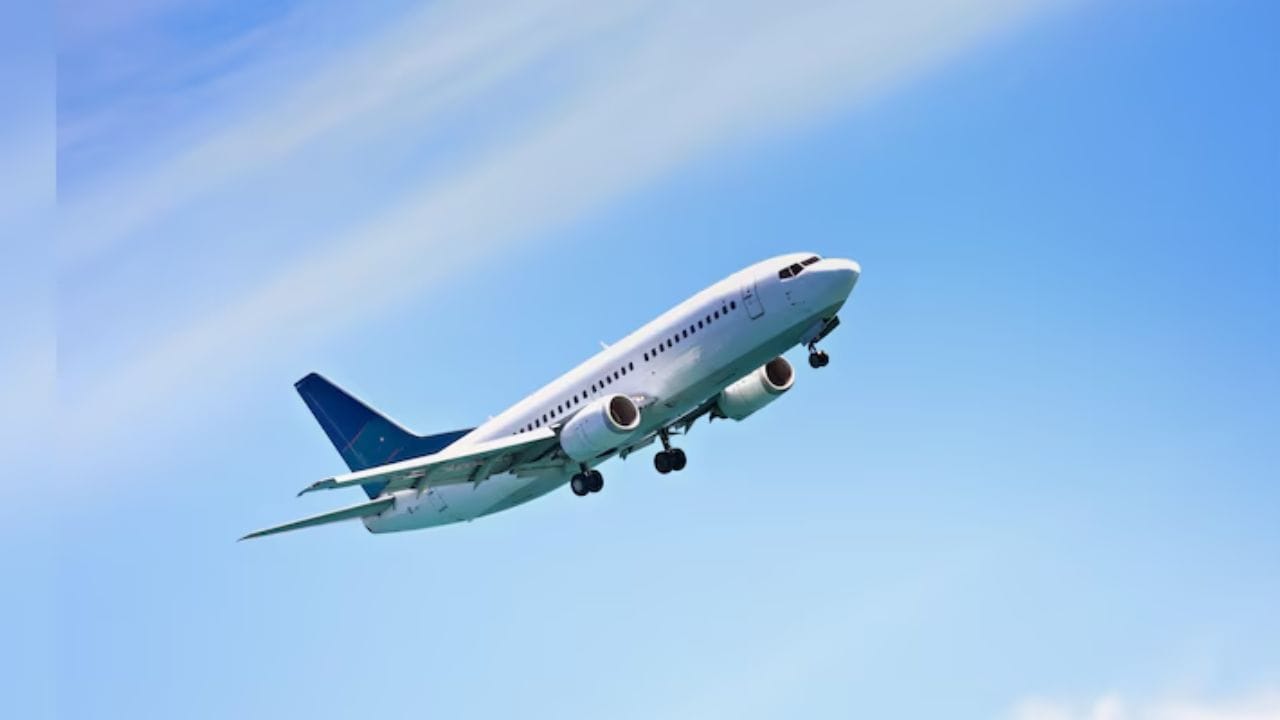 નિષ્ણાતો માને છે કે જો આ પરિસ્થિતિ લાંબા સમય સુધી ચાલુ રહેશે, તો 2019 જેવી જ અસર જોવા મળશે. ફ્લાઇટનો સમય 70-80 મિનિટ સુધી વધી શકે છે. ઉપરાંત, ભાડામાં મોટો વધારો થઈ શકે છે, જેમ કે ગયા વખતે જોવા મળ્યું હતું, જ્યારે કેટલાક રૂટ પર ભાડું પાંચ ગણું વધ્યું હતું.