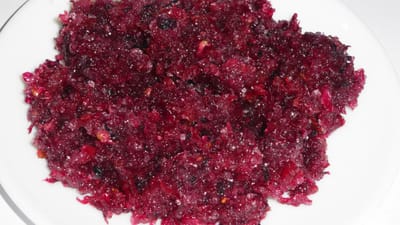 ગુલકંદ ખાવામાં જેટલો સ્વાદિષ્ટ હોય છે. તેટલો જ તે ગુણોથી ભરેલો છે. ગુલકંદ ખાવાથી અઢળક લાભ થાય છે. ગુલકંદ ઉનાળામાં સ્વાસ્થ્ય માટે વરદાન સમાન છે.