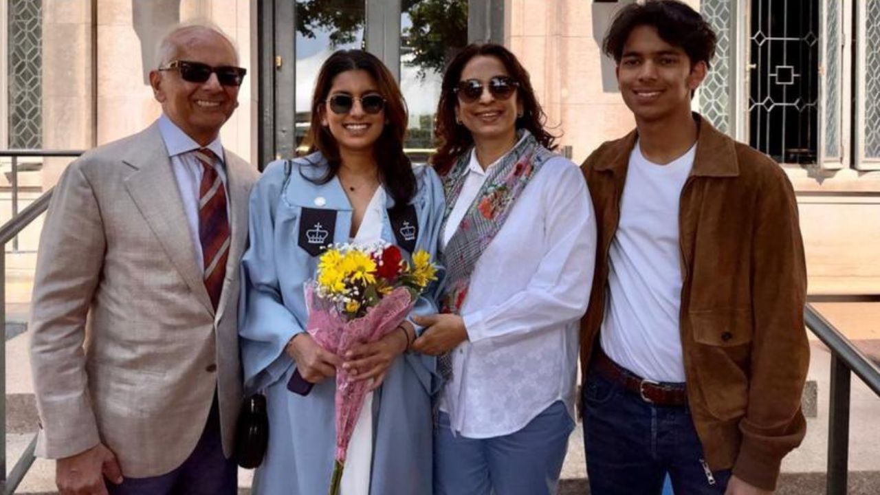 આજે અમે વાત કરી રહ્યા છીએ બોલિવુડની ફેમસ અભિનેત્રી જુહી ચાવલાના પતિ અને કોલકાતા નાઈટ રાઈડર્સના કો-ઓનર જય મહેતાની લાઈફસ્ટાઈલ વિશે. તેની લગ્ઝરી લાઈફસ્ટાઈલ કોઈ સુપરસ્ટારથી ઓછી નથી.