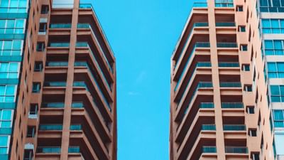 કાયદા મુજબ, માતા-પિતા પોતાની કમાણીથી કમાયેલી સંપૂર્ણ મિલકત તેમની પરિણીત પુત્રીને આપી શકે છે અને આવી સ્થિતિમાં તેમનો પુત્ર એટલે કે છોકરીનો ભાઈ કંઈ કરી શકતો નથી. જોકે, પૈતૃક સંપત્તિ ના કિસ્સામાં, ભાઈઓ અને બહેનો તેમના પિતાની મિલકતમાં સમાન ભાગીદાર છે.