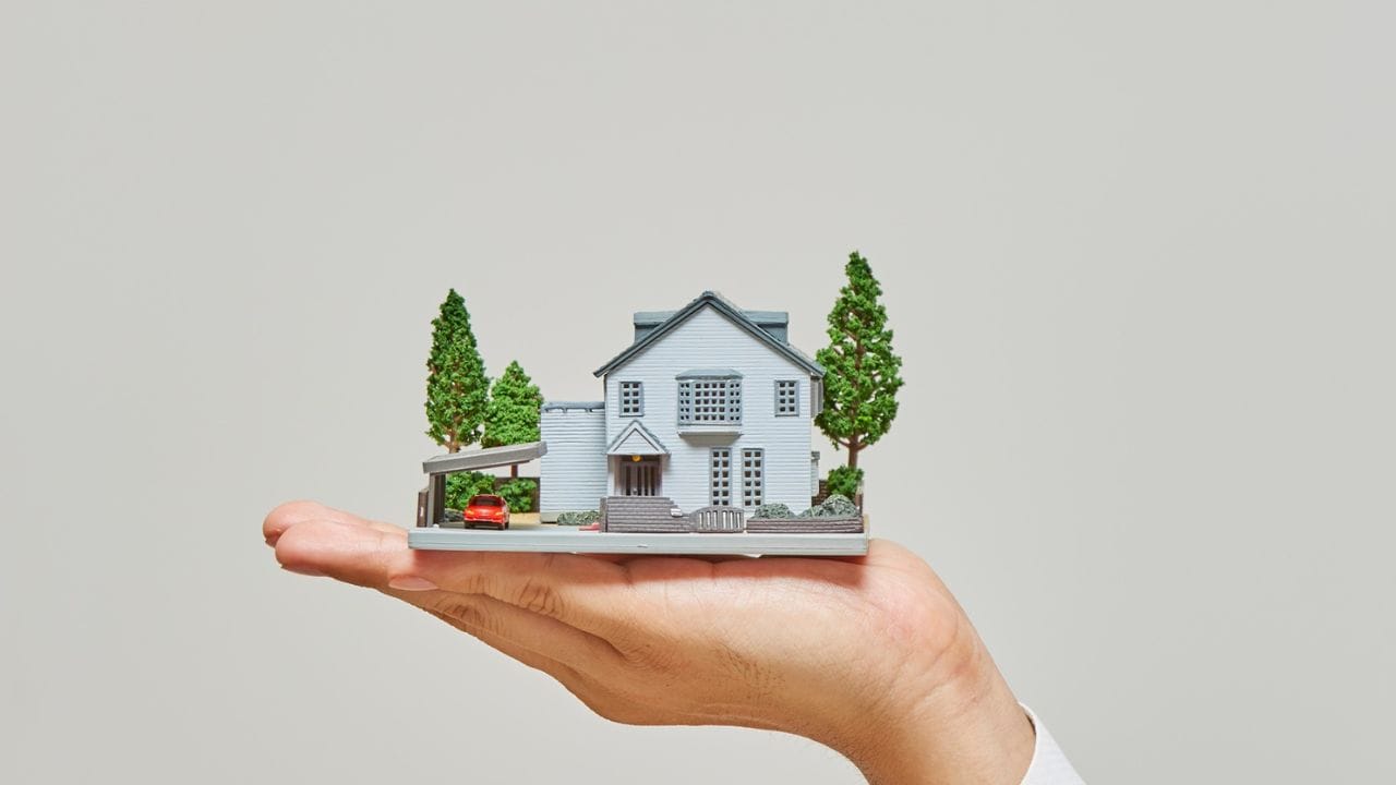 (Disclaimer: જો તમારી પાસે કોઈ ચોક્કસ કેસ હોય તો કાનૂની નિષ્ણાત (વકીલ) ની સલાહ લેવી સલાહભર્યું છે. અહીં આપેલી માહિતી ફક્ત કોર્ટના નિર્ણયો અને કલમોને આધારે આપવામાં આવી છે. તમારે કોઈ કેસ માટે જાણવું હોય તો યોગ્ય વકીલની સલાહ લઈ શકો છો.)(All Image Symbolic)