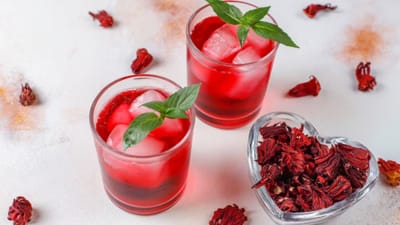 તમે ગુલાબની પાંખડીઓની મદદથી ઘરે પણ રૂહ અફઝા બનાવી શકો છો. તેને બનાવવામાં વધારે સમય લાગશે નહીં. આ સાથે તે સ્વસ્થ અને સ્વાદિષ્ટ પણ બનશે.