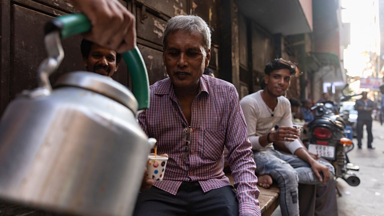 તમારે આ બિઝનેસમાં માર્કેટિંગ માટે વધારે ખર્ચ કરવાની જરૂર નથી. શરુઆતમાં જ તમે વર્ડ ઓફ માઉથથી સારી ઓળખ મેળવી શકો છો. આ સિવાય ઇન્સ્ટાગ્રામ પર તમારા સ્ટોલના ફોટા મૂકવા, લોકલ ઈનફ્લુએન્સરને ચા પીવડાવી બિઝનેસ પ્રમોટ કરાવી શકો છો. 