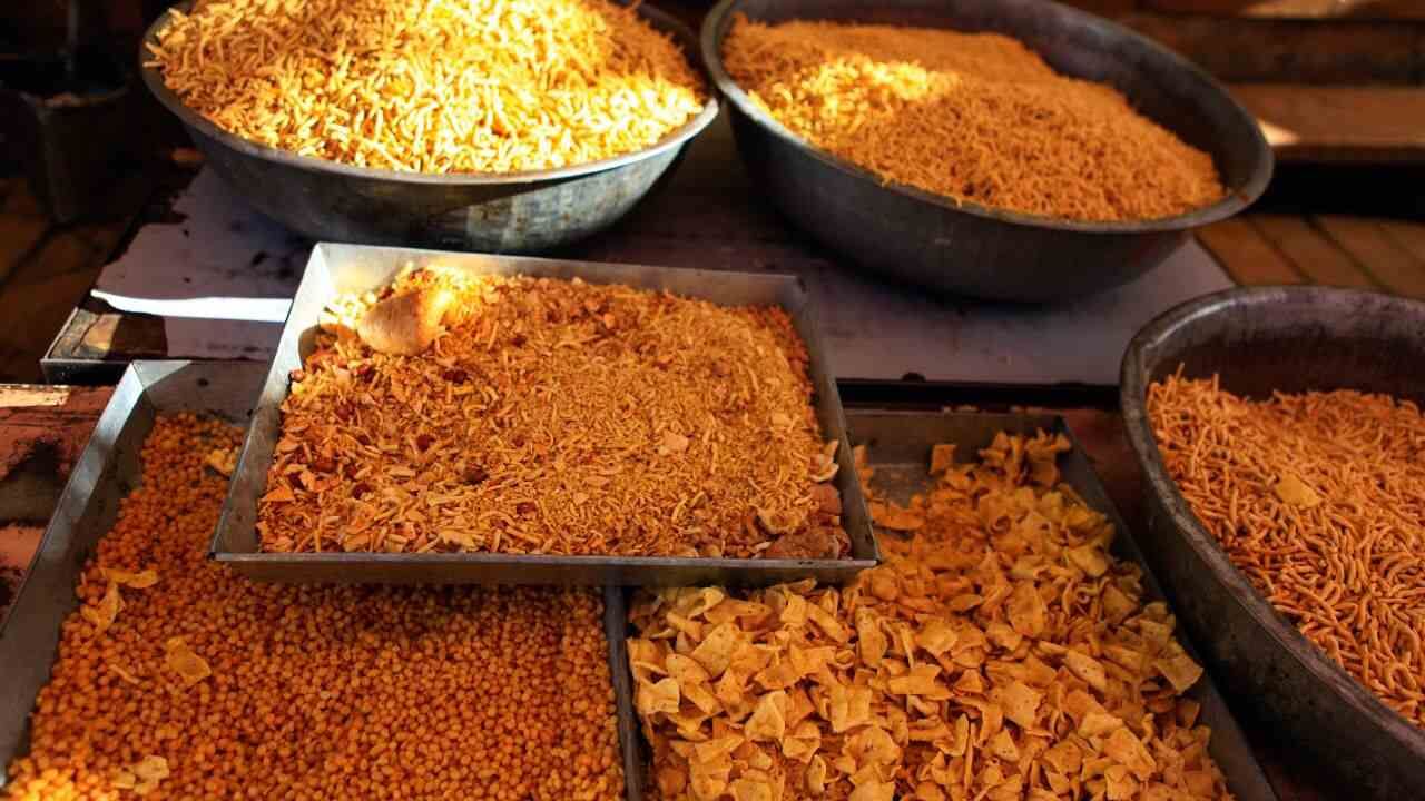 આ સિવાય તમે જથ્થાબંધ ઓર્ડર લેવાનું પણ શરૂ કરી શકો છો. આજના સમયમાં જ્યારે રોજગારનો અભાવ છે અને મોંઘવારી વધી રહી છે, ત્યારે ઓછી મૂડીથી શરૂ થયેલ આ બિઝનેસ યુવાનો માટે એક સારો વિકલ્પ છે.