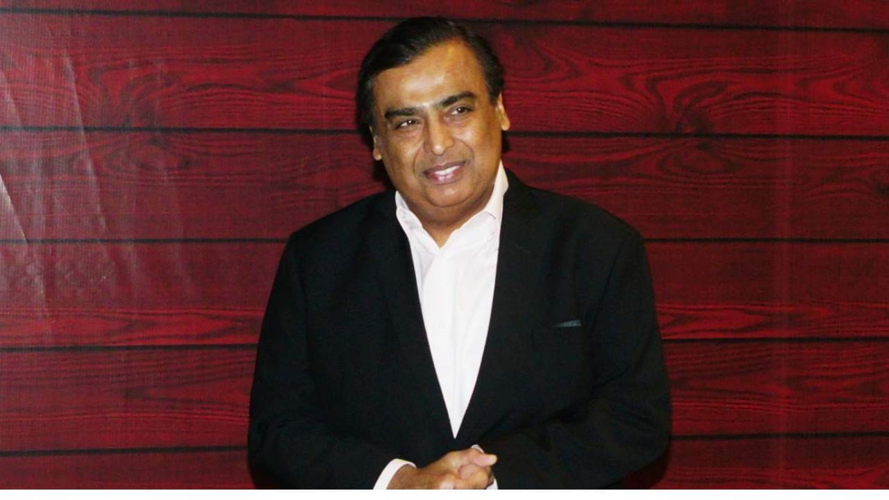 બ્લેકરોકના આંતરરાષ્ટ્રીય વડા, રશેલ લોર્ડે જણાવ્યું હતું કે જીઓબ્લેકરોક રોકાણકારોને સીધા ઓછા ખર્ચે સંસ્થાકીય ગુણવત્તાયુક્ત ઉત્પાદનો પૂરા પાડવામાં મદદ કરશે, જેનાથી ભારતમાં વધુ લોકોને મૂડી બજારોમાં પ્રવેશ મળશે.