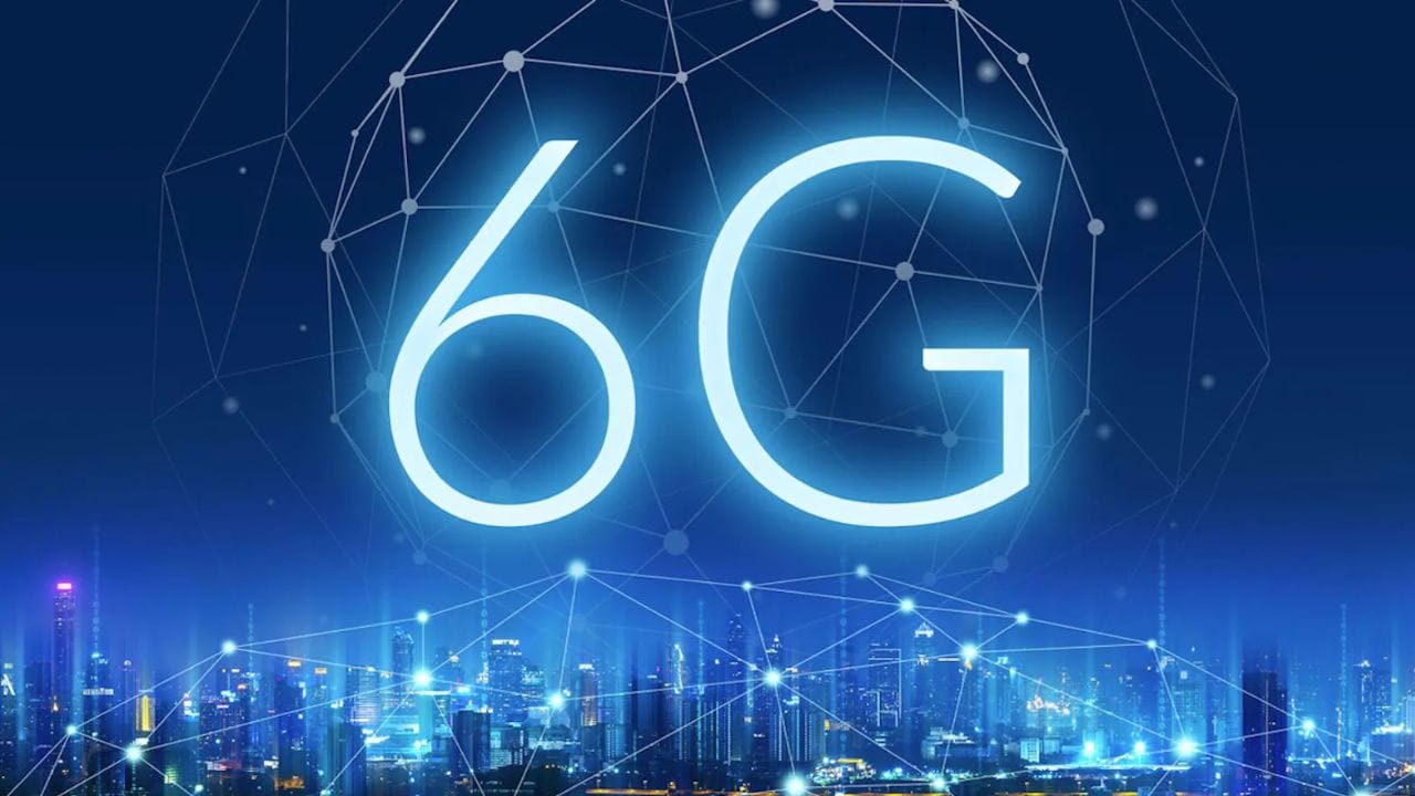 દૂરસંચાર રાજ્ય મંત્રીએ કહ્યું કે ભારત પાસે પ્રતિભાશાળી વૈજ્ઞાનિકો અને ઇજનેરો છે, જેના કારણે ભારત 6G ટેકનોલોજીના સંદર્ભમાં વૈશ્વિક અગ્રણી બની શકે છે. 6G ના સંશોધન અને નવીનતા માટે આપણી પાસે પૂરતો સમય છે. 