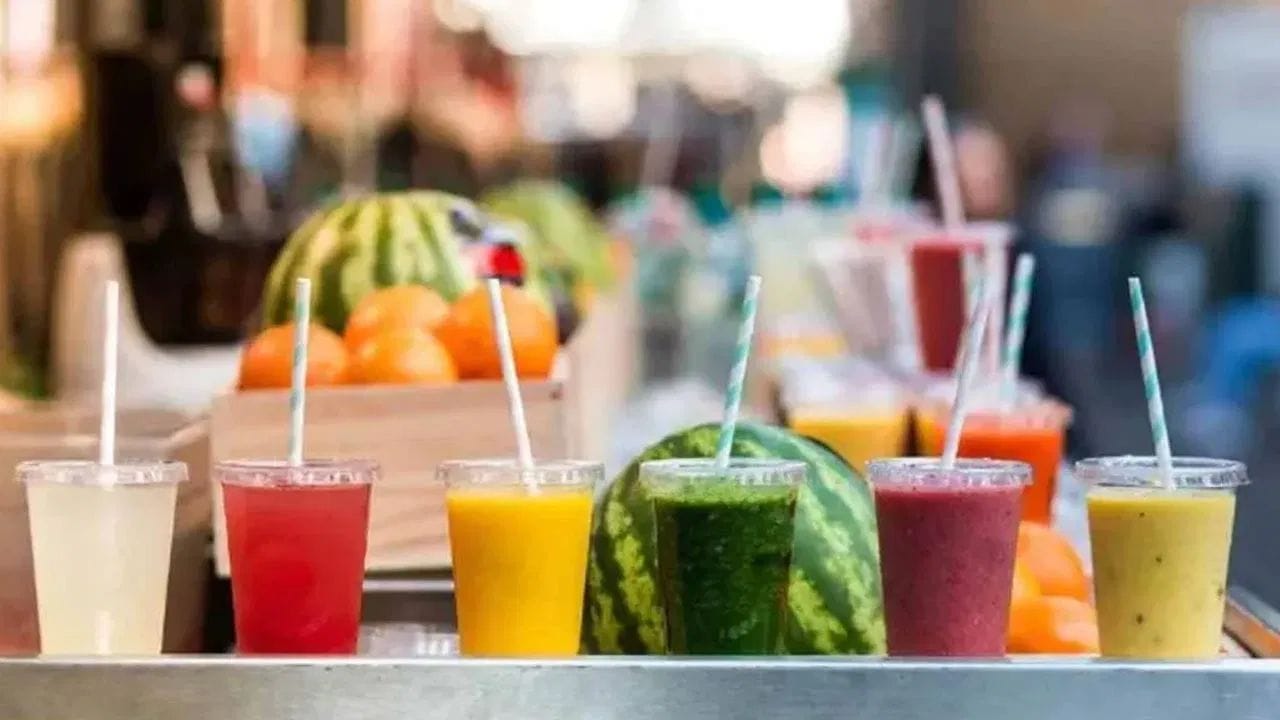 આ વ્યવસાય માટે સ્થાનિક નગરપાલિકા/પંચાયતમાંથી સ્ટોલની મંજૂરી અથવા લાઈસન્સ લેવું જરૂરી છે. આ સાથે જ FSSAI ફૂડ લાઈસન્સની જરૂર પડે છે. જો તમે કેશલેસ પેમેન્ટ લેવાના હોવ તો તમારા સ્ટોલ પર QR કોડ પણ હોવો જોઈએ.