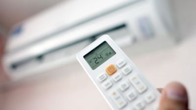 તમને ખબર હશે એર કંડિશનરમાં મુખ્યત્વે 6 મોડ છે. આમાં સ્લીપ મોડ અને એનર્જી સેવર મોડનો પણ સમાવેશ થાય છે. ત્યારે સ્લીપ મોડ ખરેખર વીજળી બચાવે છે? તેમજ સ્લીપ મોડ એનર્જી સેવર મોડથી કેટલું અલગ છે ચાલો જાણીએ.