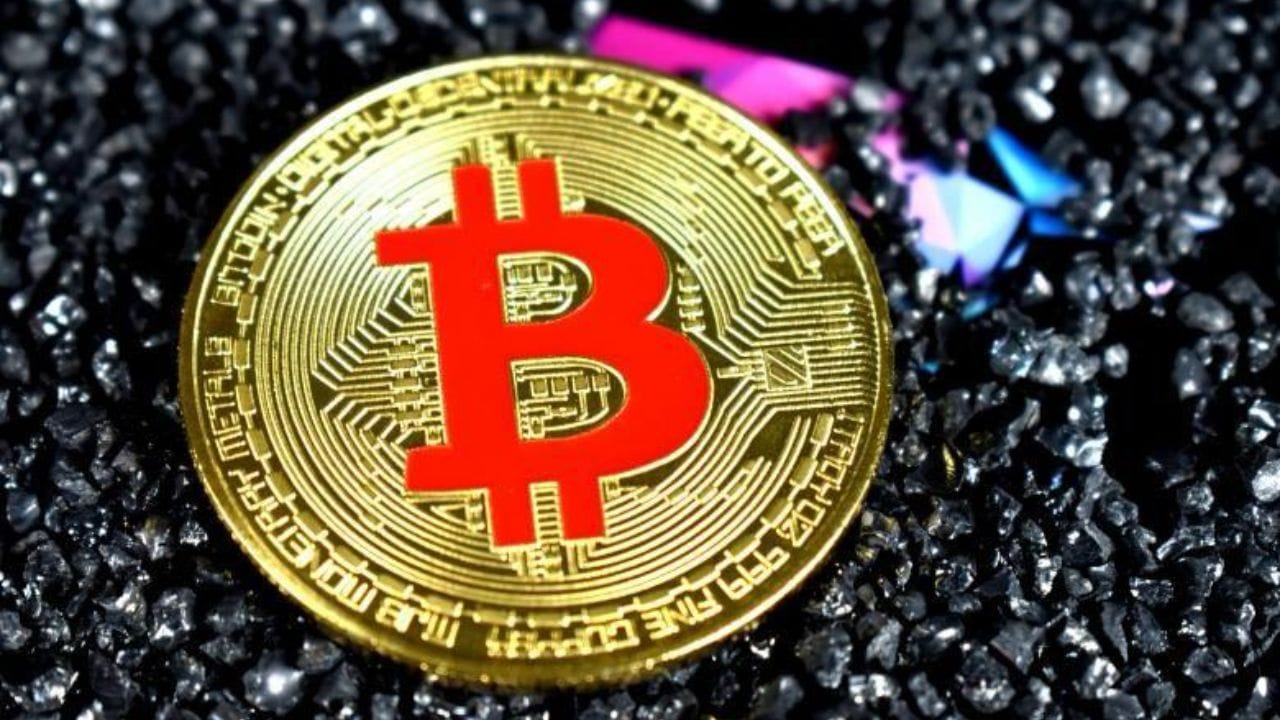 ટેકનિકલ સૂચકાંકો અને ઓપ્શન ચેઇન ડેટાને જોડીને, 21 મેની સમાપ્તિ તારીખ સુધીમાં બિટકોઇન 106,500 અને 107,300 ની વચ્ચે પહોંચવાની 65% શક્યતા છે. જોકે, જો કિંમત 104,000 થી નીચે જાય છે, તો વલણ નબળું પડી શકે છે અને વેચાણ વધી શકે છે.