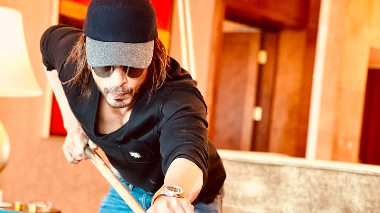 આમિર ખાન સલમાન ખાન અને શાહરુખ ખાન ભારતીયોના નિશાના પર છે. ભારત-પાકિસ્તાન વચ્ચેના તણાવ વિશે કાંઈ ન બોલવાને કારણે લોકો તેને બાયકોટ કરી રહ્યા છે. તો ચાલો જાણીએ શું છે આ સમગ્ર Bollywood Boycoot Trendsનો મામલો