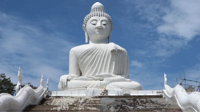 બુદ્ધ પૂર્ણિમા, જે વૈશાખી પૂનમના દિવસે ઉજવવામાં આવે છે, ભગવાન બુદ્ધના જન્મ, બોધિપ્રાપ્તિ અને મહાપરિનિર્વાણનો દિવસ માનવામાં આવે છે. આ પાવન દિવસે ધાર્મિક કામો, પૂજા, ધ્યાન અને દાનપુણ્ય વિશેષ ફળદાયી ગણાય છે. જો તમે તમારી રાશિ મુજબ વિશિષ્ટ ઉપાયો કરો, તો એ શુભ પરિણામ આપી શકે છે અને તમારું ભાગ્ય બદલાઈ શકે છે. (Credits: - Canva)