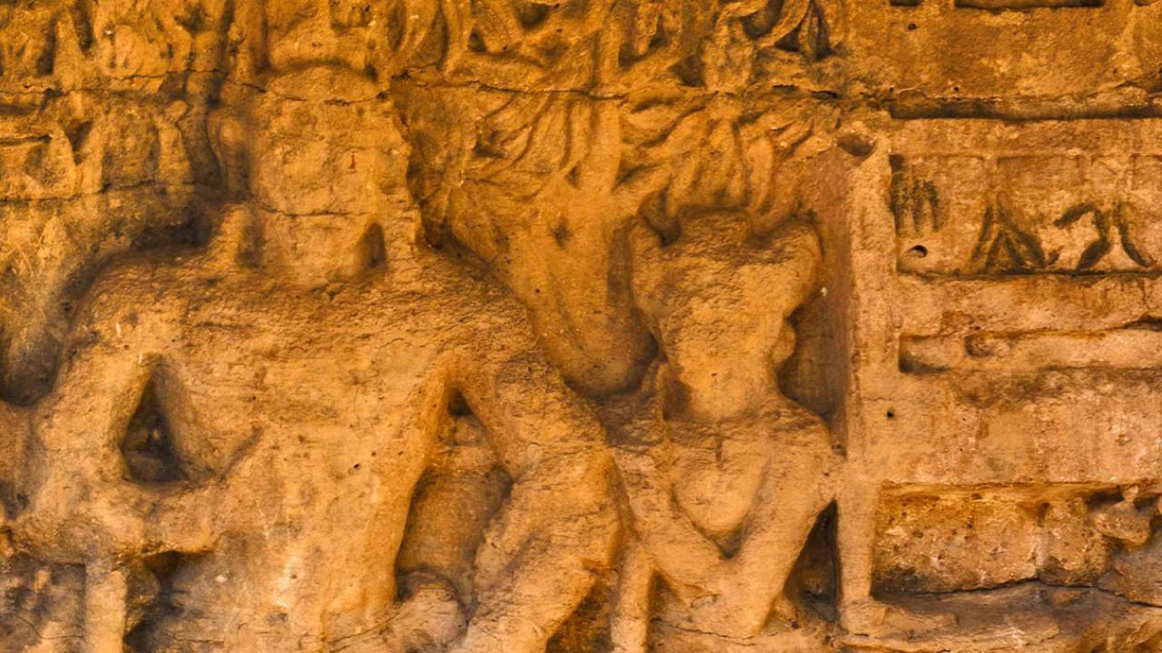 સૌરાષ્ટ્રમાં હેરિટેજ સાઈટ તરીકે પ્રખ્યાત ખંભાલિડા બૌદ્ધ ગુફા ખુબ સુંદર છે.ખંભાલિડા બૌદ્ધ ગુફાઓનો ઇતિહાસ ચોથી સદીથી શરૂ થાય છે, જ્યારે આ પ્રદેશમાં બૌદ્ધ ધર્મ વેગ પકડી રહ્યો હતો.