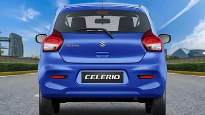 મારુતિ સુઝુકી સેલેરિયો એક સસ્તી હેચબેક કાર છે. આ કારની ખાસિયત એ છે કે તેમાં 5 લોકો આરામથી બેસી શકે છે. ભારતીય ગ્રાહકોની જરૂરિયાતોને ધ્યાનમાં રાખીને ખાસ ડિઝાઇન કરવામાં આવી છે. આ ભારતમાં પેટ્રોલ પર સૌથી વધુ ઇંધણ કાર્યક્ષમ કાર છે. તે સરળતાથી 25.24 થી 26.68 કિમી/લીટર માઇલેજ આપે છે. તેમાં 1 લિટર પેટ્રોલ એન્જિન છે. તેની એક્સ-શોરૂમ કિંમત ₹ 5.64 થી 7.37 લાખ ની વચ્ચે છે.