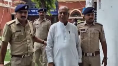 વડોદરાના પૂર્વ કોંગ્રેસ પ્રમુખ ઘનશ્યામ પટેલને સોશિયલ મીડિયા પોસ્ટ ભારે પડી - જુઓ Video