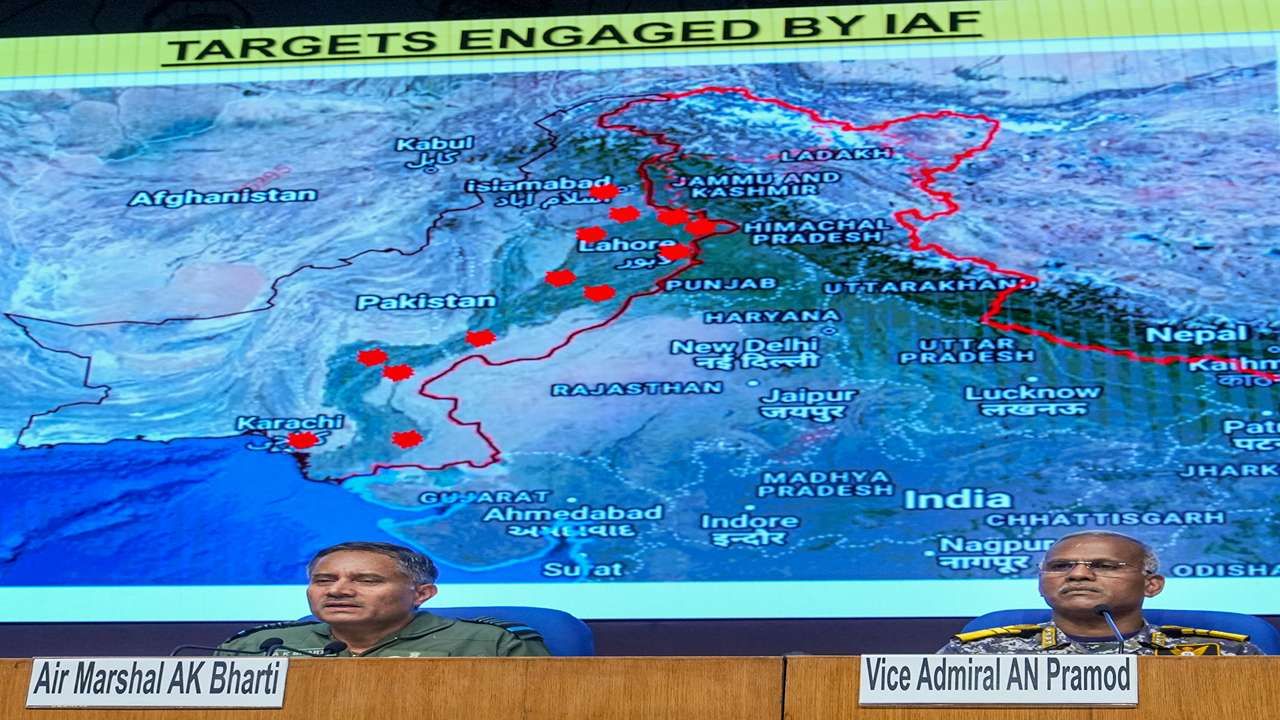 પાકિસ્તાનના એરબેઝનો ખુદડો બાલોવી દેવાયો હતો. તુર્કીયે પાસેથી પાકિસ્તાને મફતમાં મેળવેલા તકલાદી ડ્રોનને હવામાં જ તોડી નાખવામાં આવ્યા.