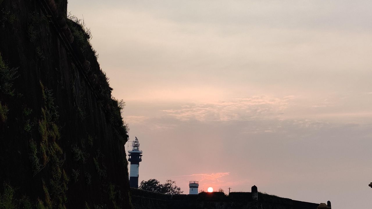 1961માં ભારતીય સેના દ્વારા દમણને પોર્ટુગીઝો પાસેથી મુક્ત કરાવવામાં આવ્યું. ત્યારબાદ તે દાદરા અને નગર હવેલી અને દમણ અને દીવ નામના કેન્દ્રશાસિત પ્રદેશમાં સમાવેશ પામ્યું. (Credits: - Canva)