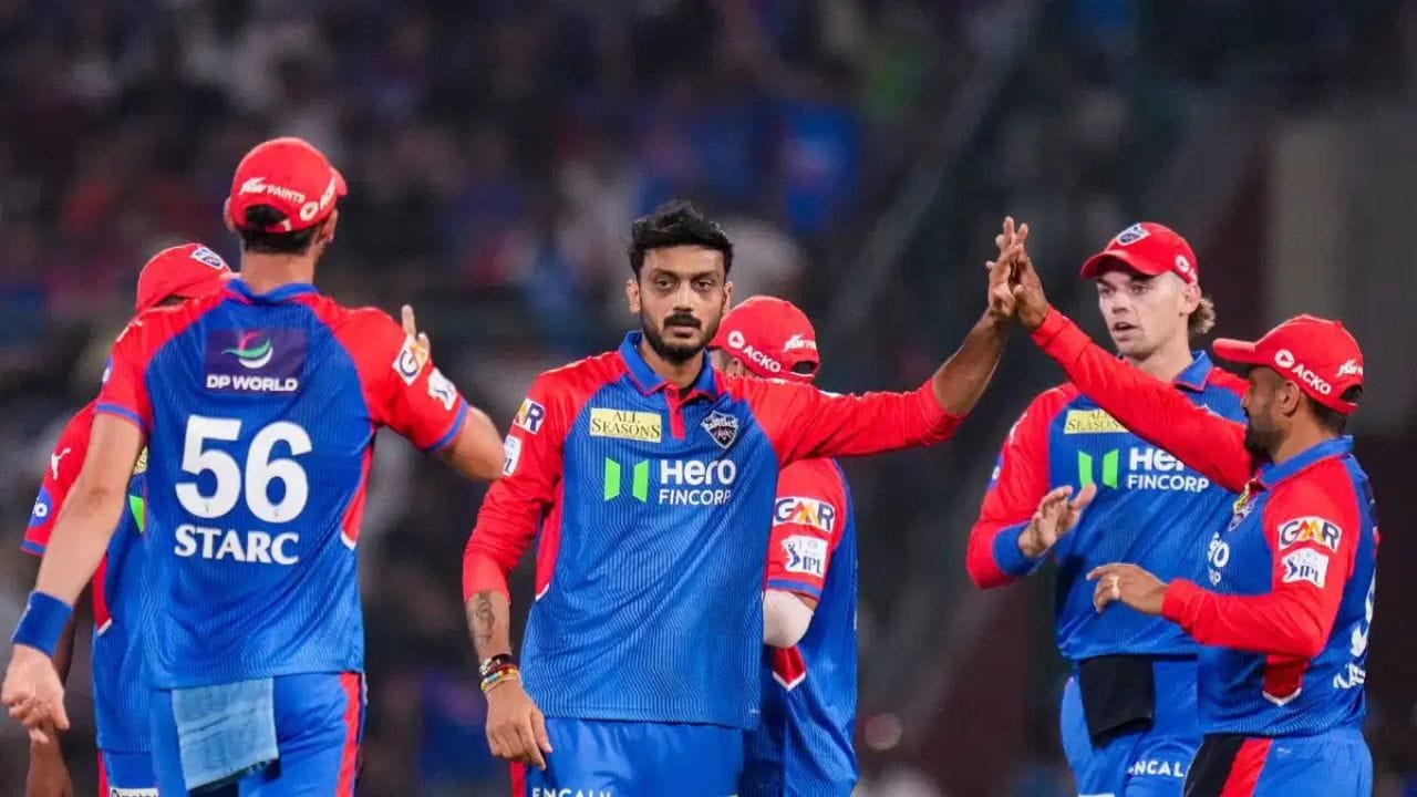 દિલ્હી કેપિટલ્સ પ્લેઈંગ ઈલેવન: ફાફ ડુ પ્લેસિસ (કેપ્ટન), અભિષેક પોરેલ, સમીર રિઝવી, ટ્રિસ્ટન સ્ટબ્સ, આશુતોષ શર્મા, વિપ્રાજ નિગમ, માધવ તિવારી, કુલદીપ યાદવ, દુષ્મંત ચમીરા, મુસ્તિફિઝુર રહેમાન, મુકેશ કુમાર.