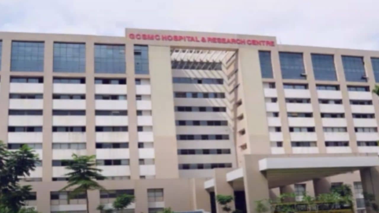 10 વર્ષથી વિખુટા પડેલા પિતાનું પુત્ર સાથે પુનર્મિલન, તબીબોના પ્રયાસથી મળ્યો પરિવાર – જુઓ Video