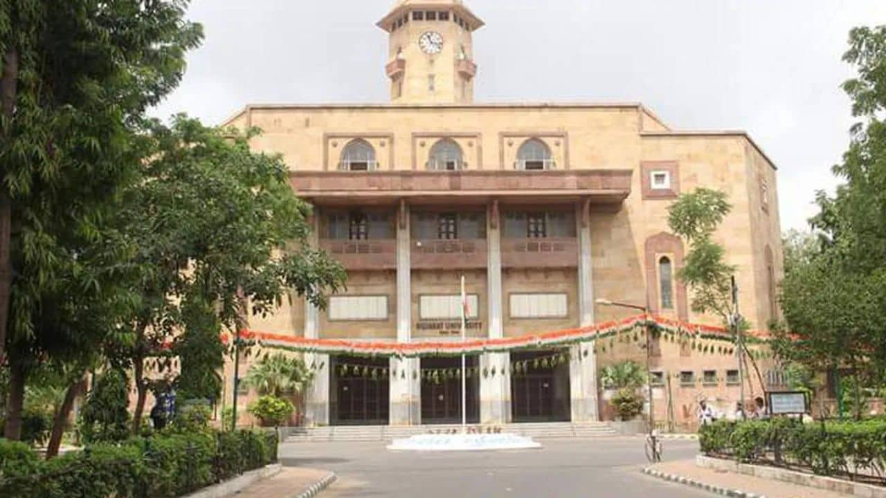 GCAS પ્રવેશ પ્રક્રિયામાં ગેરવહીવટ, વિદ્યાર્થીઓના હક માટે ABVP મેદાને – જુઓ Video