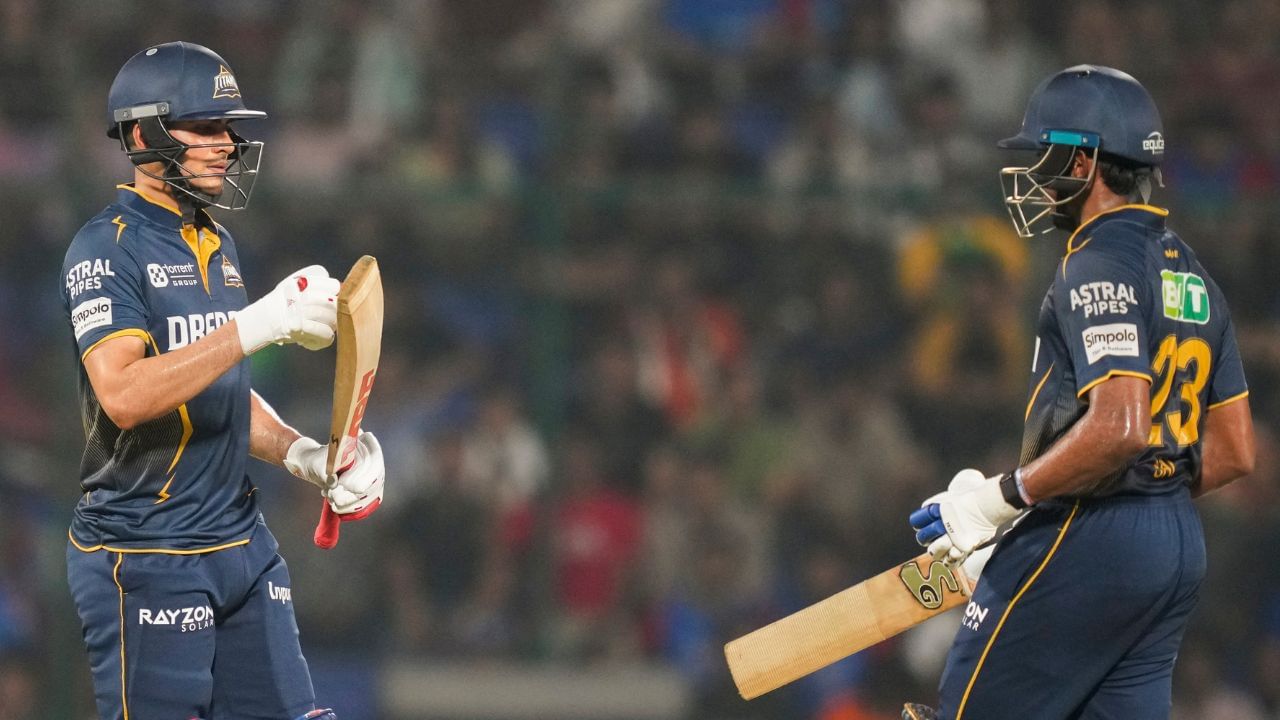 ગુજરાત ટાઈટન્સની આ જીતનો ફાયદો રોયલ ચેલેન્જર્સ બેંગ્લોર અને પંજાબ કિંગ્સને પણ થયો છે. આરસીબી અને પંજાબ કિંગ્સે પણ પ્લેઓફ માટે ક્વોલિફાય કરી લીધું છે. 