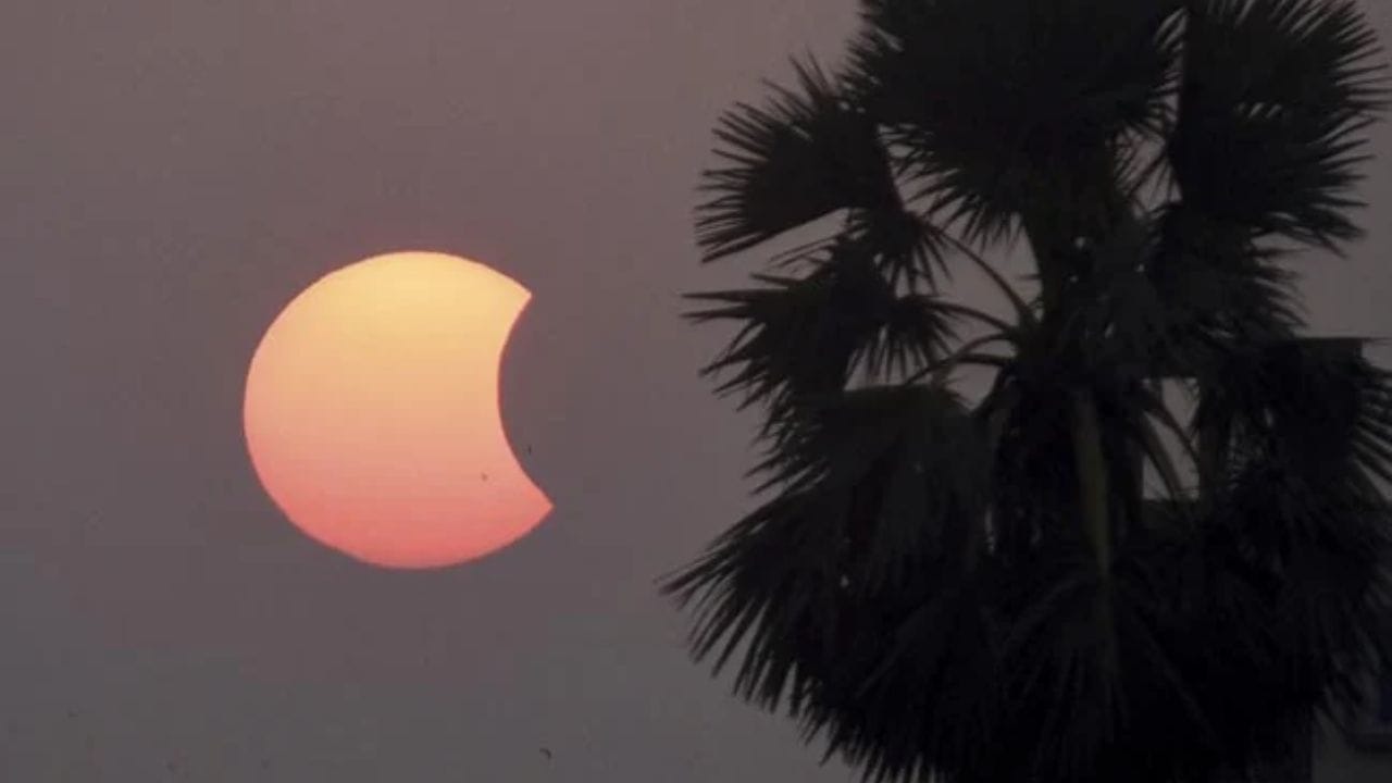 વૈજ્ઞાનિક ટેરિસ્ટોને પોતાના સંશોધન દ્વારા શોધી કાઢ્યું છે કે ગ્રહણ સમયે મનુષ્યની પાચન શક્તિ નબળી પડી જાય છે, જેના કારણે આ સમયે ખાવાથી અપચો, અપચા વગેરે જેવી સમસ્યાઓ થઈ શકે છે. 
