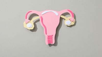 યોનિમાર્ગમાં ગેસ થવો અને તેના કારણે ફાર્ટ નીકળવો એ સંપૂર્ણપણે સામાન્ય છે. આ જાતીય સંબંધો સિવાયના ઘણા કારણોસર થઈ શકે છે. આ સંપૂર્ણપણે સામાન્ય છે. ઘણીવાર સ્ત્રીઓને આ વાતની જાણ હોતી નથી અને આવી સ્થિતિમાં, જો તેમને અચાનક આવું લાગે અથવા યોનિમાંથી ફાર્ટ નીકળે, તો સ્ત્રીઓ અસ્વસ્થ થઈ જાય છે. ખાસ કરીને, જાતીય સંબંધો દરમિયાન આવું ઘણી વખત થાય છે. 