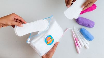  પીરિયડ્સ દરમિયાન મહિલાઓના શરીરમાં કેટલીક સમસ્યાઓ જોવા મળે છે. પીરિયડ્સમાં મહિલાઓને પરસેવો ને મૂડ સ્વિંગની સમસ્યા હોય છે. પીરિયડ્સ દરમિયાન, સ્ત્રીઓને પગ, પેટ અને કમરની આસપાસના વિસ્તારોમાં તીવ્ર દુખાવો થાય છે. 