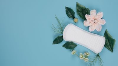 આજના સમયમાં મહિલાઓને પીરિયડ્સ સંબંધિત બધી જ જાણકારીઓ છે પરંતુ હવે પીરિયડ્સને લઈ મહિલાઓ સ્વાસ્થનું ધ્યાન રાખવું જરુરી હોય છે. સ્વાસ્થનું ધ્યાન ન રાખવાથી ઘણા રોગોનું જોખમ વધી શકે છે. આજના સમયમાં, સ્વચ્છ અને સુરક્ષિત વસ્તુઓનો ઉપયોગ કરવો મહત્વપૂર્ણ છે. 