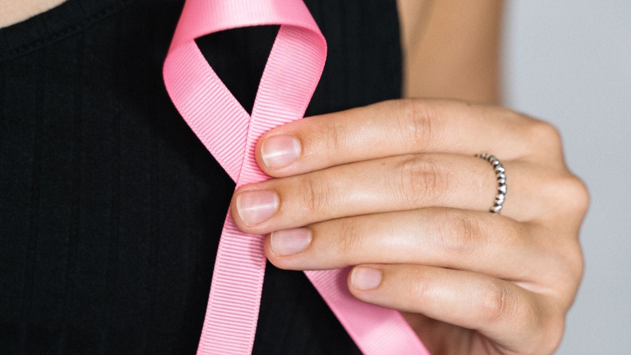 નોંધ : અહીં આપવામાં આવેલી માહિતી ફક્ત આપની જાણકારી માટે છે. કોઈ પણ ઈલાજ કરતાં પહેલા કે,અમલમાં લેતા પહેલા નિષ્ણાતોની સલાહ લેવી જરુરી છે. ( all photo:canva)