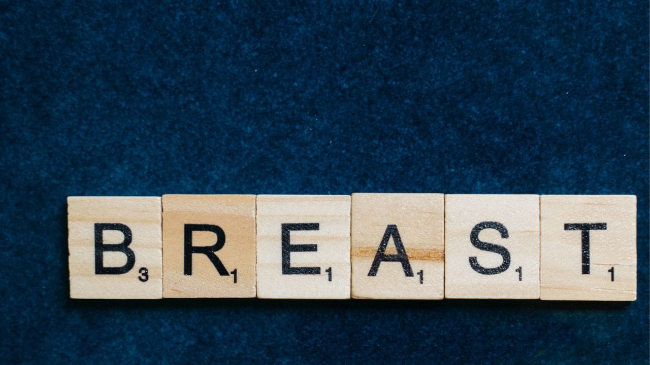 બ્રેસ્ટની યોગ્ય સફાઇ ન કરવાથી ચેપનો ખતરો વધી જાય છે. પરસેવો અને ગંદકી જમા થવાથી બેક્ટરીયા થઈ શકે છે.જેનાથી સ્કિનમાં , ખંજવાળ , બળતરા અને લાલશ પડી જાય છે.