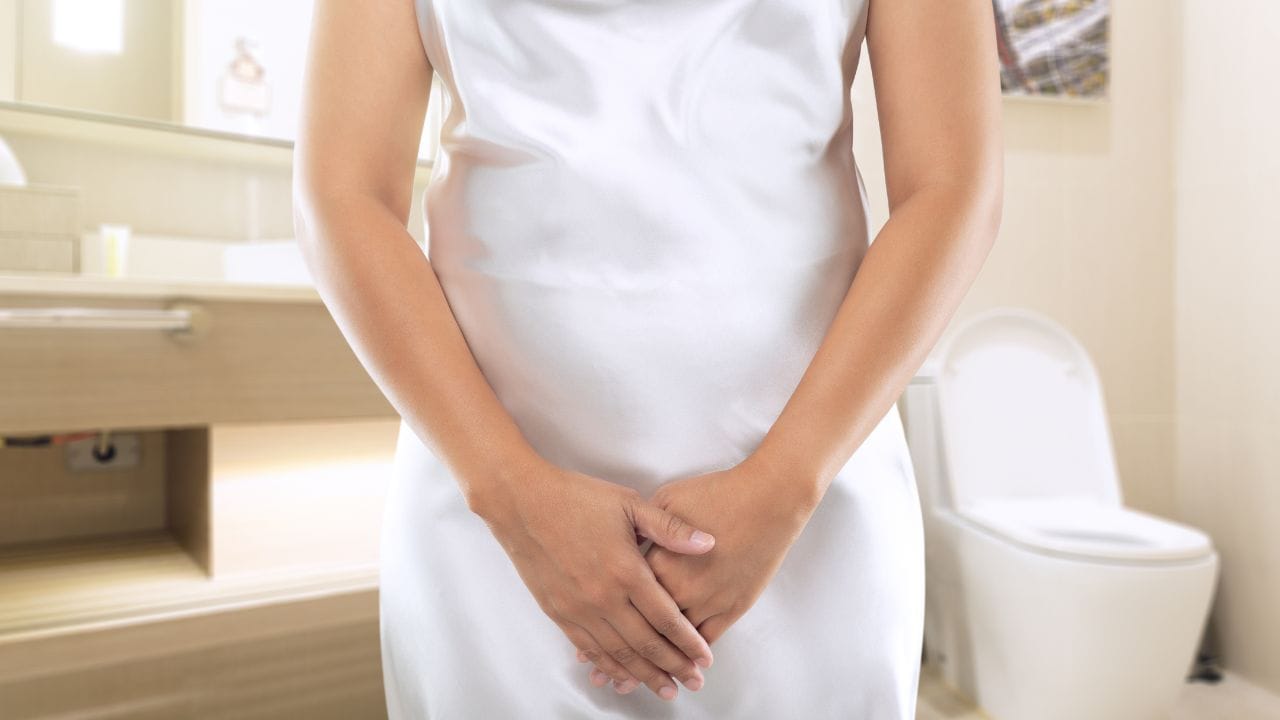 યોનિમાર્ગમાં ગેસ બનવાનું મુખ્ય કારણ જાતીય સંબંધો છે. ઘણી વખત ઈન્ટરમેન્ટસી દરમિયાન, હવા યોનિમાં ફસાઈ જાય છે, જેના કારણે ફાર્ટ્સ થાય છે. આ ઘર્ષણને કારણે થાય છે