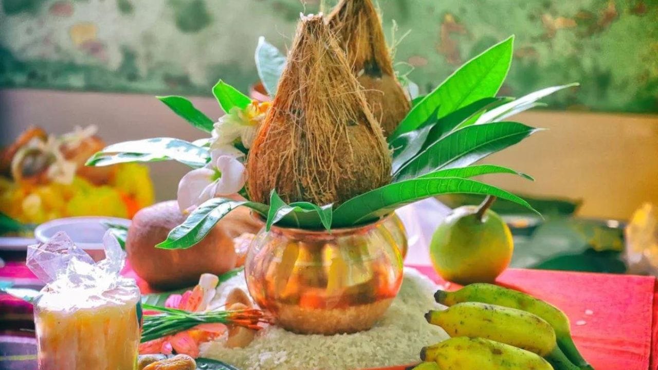 આ વાત મહાભારતના ભીષ્મ પર્વમાં લખાયેલી છે: ઉલ્લેખનીય છે કે હજાર ફેણ ધરાવતો શેષનાગ બધા સાપનો રાજા છે. જે ભગવાન વિષ્ણુને તેમનો શય્યા બનીને આરામ આપે છે, તે તેમનો પ્રખર ભક્ત છે અને ઘણી વખત ભગવાન સાથે અવતાર લે છે અને તેમની લીલામાં ભાગ લે છે. શ્રીમદ્ ભાગવત ગીતાના 10મા અધ્યાયના 29મા શ્લોકમાં ભગવાન શ્રીકૃષ્ણએ કહ્યું છે કે, अनन्तश्चास्मि नागानाम्’ अर्थात् मैं नागों में शेषनाग हूं।
