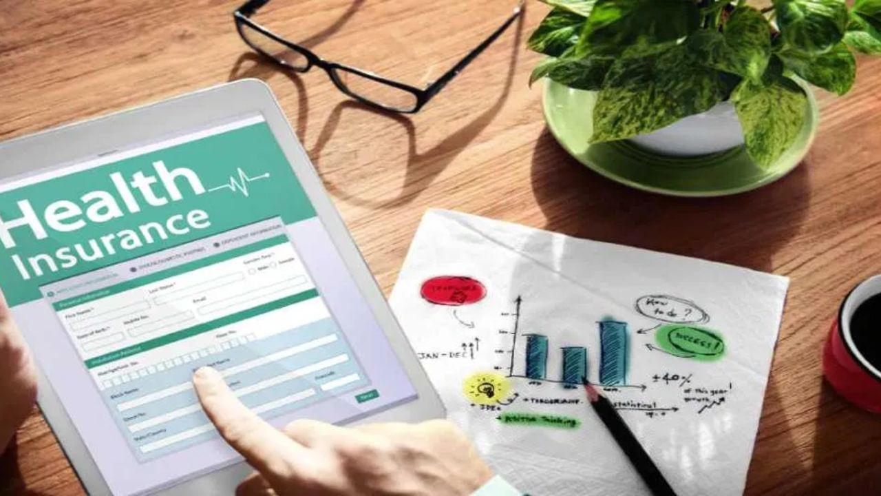 જો તમારો જવાબ ના હોય તો તમારે પર્સનલ હેલ્થ ઈન્સ્યોરન્સ કરાવી લેવું જોઈએ. જો તમે અલગથી હેલ્થ ઈન્સ્યોરન્સ કરાવો છો તો તમને ટેક્સમાં થોડી છૂટ મળશે. 