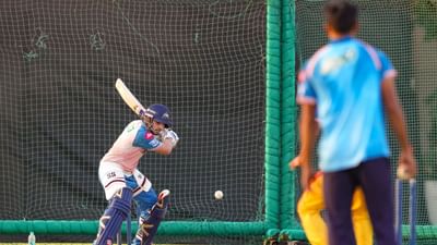 આઈપીએલ 2025 શાનદાર અંદાજમાં રમાય રહી છે. ચાહકોને દરરોજ રોમાંચક મેચ જોવા મળે છે. 9 ટીમ પ્લેઓફમાં જવા માટે મહેનત કરી રહી છે. 2 મેના રોજ આઈપીએલ 2025માં ગુજરાત ટાઈટન્સ અને સનરાઈઝર્સ હૈદરાબાદ વચ્ચે મેચ રમાશે. પ્લેઓફમાં પહોંચવા માટે બંન્ને ટીમ આ મેચ ખુબ ખાસ છે.