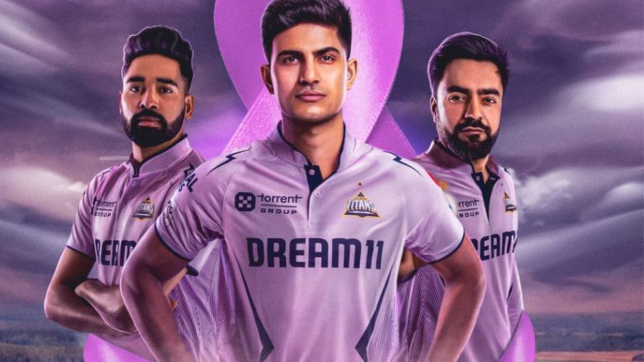 આ વખતે ગુજરાત ટાઇટન્સ, રોયલ ચેલેન્જર્સ બેંગ્લોર, પંજાબ કિંગ્સ અને મુંબઈ ઇન્ડિયન્સે પ્લેઓફમાં જગ્યા બનાવી છે, તો અમે તમને જણાવવી દઈએ કે ટોપ-2 માં સ્થાન મેળવવા માટે ચાર ટીમોમાં શું સમીકરણ બની રહ્યા છે.શુભમન ગિલની કેપ્ટનશીપમાં ગુજરાત ટાઈટન્સની ટીમ આઈપીએલ 2025 સીઝનમાં શાનદાર પ્રદર્શન જોવા મળ્યું છે. ગુજરાતની ટીમે લીગ સ્ટેજમાં 13 મેચ રમી અને 18 અંક મેળવ્યા છે. તેનો રન રેટ સારો છે. જો ગુજરાત ટાઈટન્સે ટોપ-2માં રહેવું છે. તો તેમણે મ3ત્ર પોતાની છેલ્લી લીગ સ્ટેજ મેચ જીતવી પડશે.