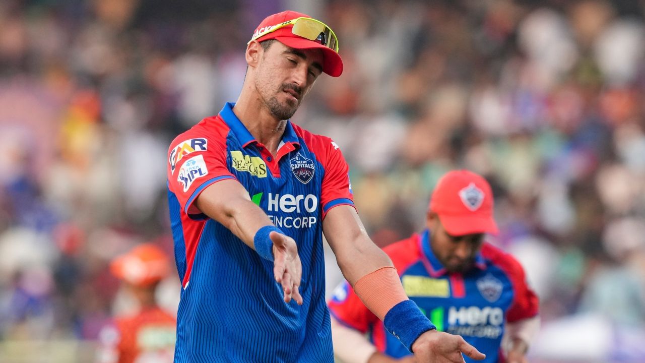 IPL 2025 ફરી શરૂ થાય તે પહેલા દિલ્હી કેપિટલ્સ ટીમને મોટો ઝટકો લાગી શકે છે. અહેવાલો અનુસાર, ઓસ્ટ્રેલિયન ફાસ્ટ બોલર મિશેલ સ્ટાર્ક માટે બાકીની મેચો માટે ભારત આવવું મુશ્કેલ માનવામાં આવી રહ્યું છે.