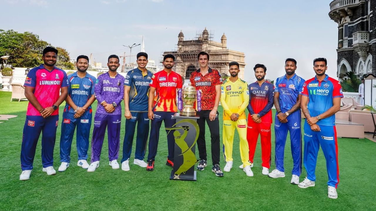 જીટીની ટીમમાંથી ફક્ત જોસ બટલર અને ગેરાલ્ટ કોટ્ઝ જ પોતાના દેશમાં પાછા ફર્યા છે, તેમના સિવાય તેમના મોટાભાગના વિદેશી ખેલાડીઓ અને કોચિંગ સ્ટાફના સભ્યો હજુ પણ ટીમ સાથે છે.
