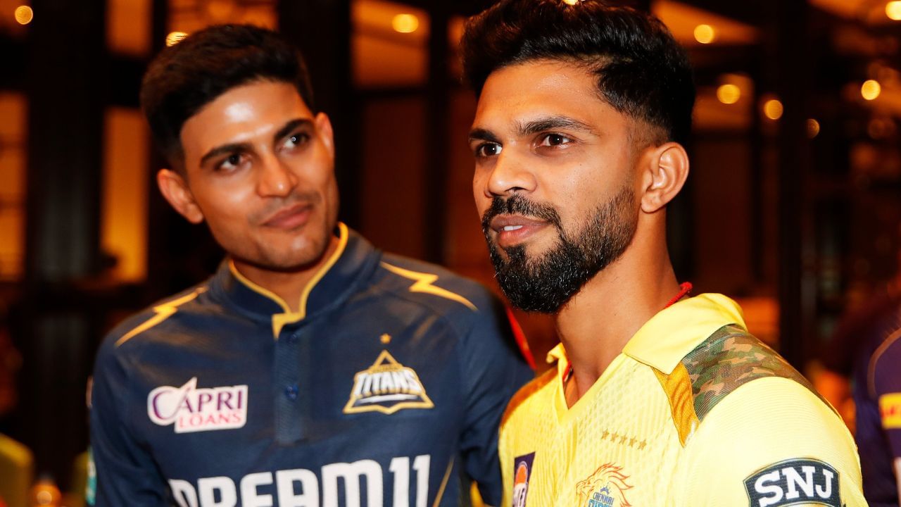 જો ગુજરાતે દિલ્હી કેપિટલ્સને હરાવ્યું તો આરસીબી અને ગુજરાત બંન્ને પ્લેઓફ માટે ક્વોલિફાય કરી લેશે. જેમાં દિલ્હી માટે થોડી મુશ્કેલ પરિસ્થિતિ સર્જાશે. બંન્ને ટીમ આગલા રાઉન્ડમાં પહોંચી જશે. જો પંજાબની ટીમ રાજસ્થાનને હરાવી દે છે તો ગુજરાતની ટીમ દિલ્હીની હરાવી દે છે તો 3 ટીમ પંજાબ કિંગ્સ, રોયલ ચેલેન્જર્સ બેંગ્લોર અને ગુજરાત ટાઈટન્સની ટીમ પ્લઓફમાં સ્થાન મેળવી લેશે.