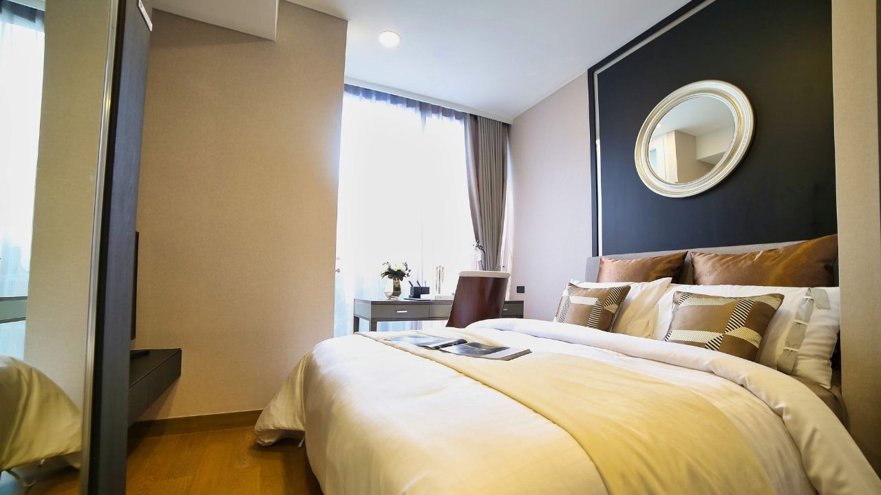 અમદાવાદમાં હોટલની માંગ ઘણી વધી ગઈ છે અને લગભગ બધી જ હોટલોના મોટાભાગના રૂમ બુક થઈ ગયા છે.આઈપીએલની ફાઈનલ મેચો દરમિયાન હોટલના રૂમના ભાડામાં 70 થી 95 ટકાનો વધારો થશે.