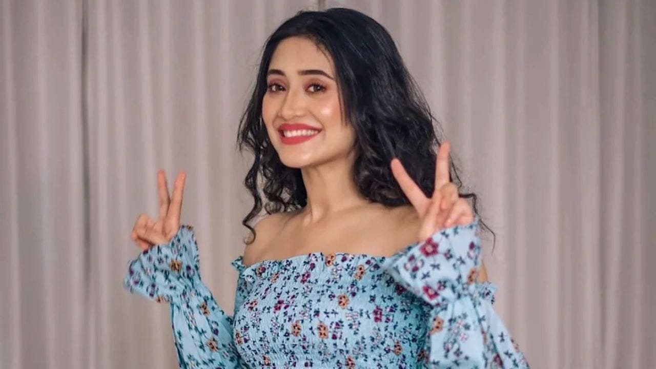 મહારાષ્ટ્ર મરાઠી ઘણા જોશીઓ ચિત્પાવન અથવા દેશસ્થ બ્રાહ્મણ છે.ઉત્તરાખંડ ગઢવાલી, કુમાઉની પહાડી બ્રાહ્મણ જોશી, સ્થાનિક રિવાજોમાં સારી રીતે વાકેફ છે. ગુજરાતમાં જોશી અટક ધરાવતા ઘણા લોકો વૈદિક વિધિઓ કરે છે.